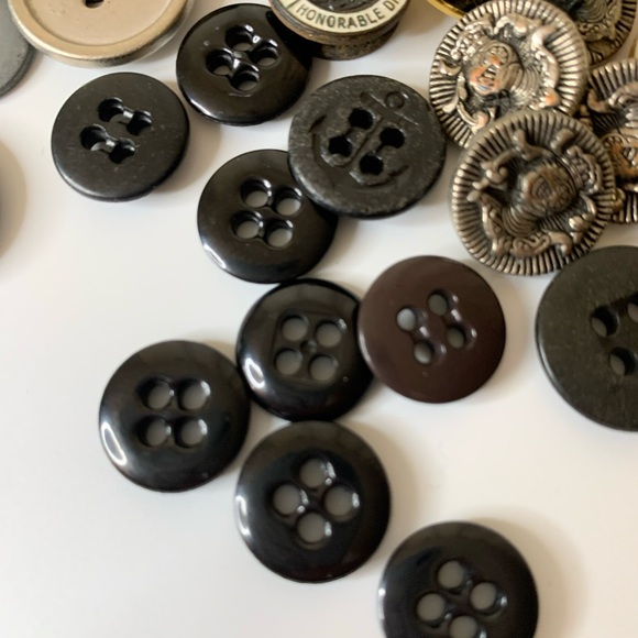 Assorted Vintage Button Collection - Picture 10 of 10